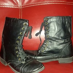 Combat boots